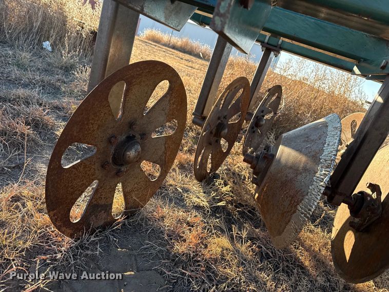 image for item EP2627 Pivot track tiller