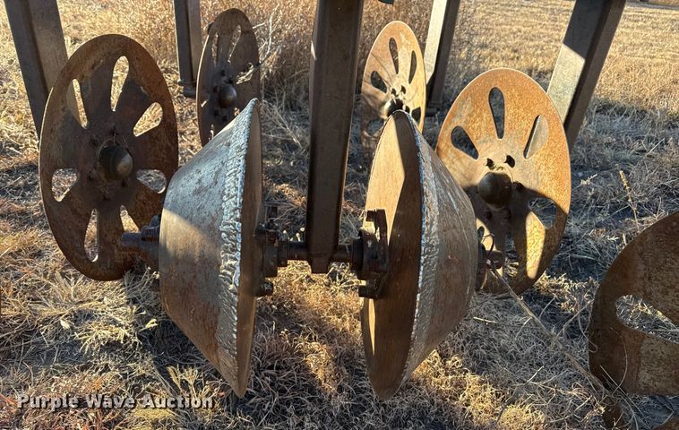 image for item EP2627 Pivot track tiller