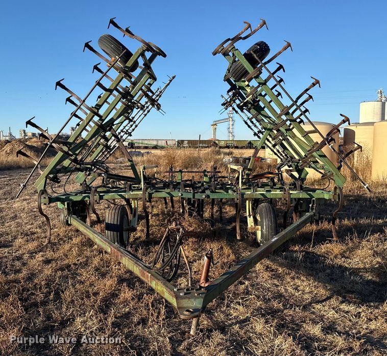 image for item EP2628 Flex King 3432 field cultivator