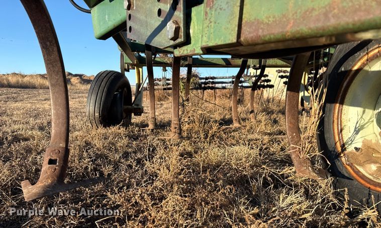 image for item EP2628 Flex King 3432 field cultivator