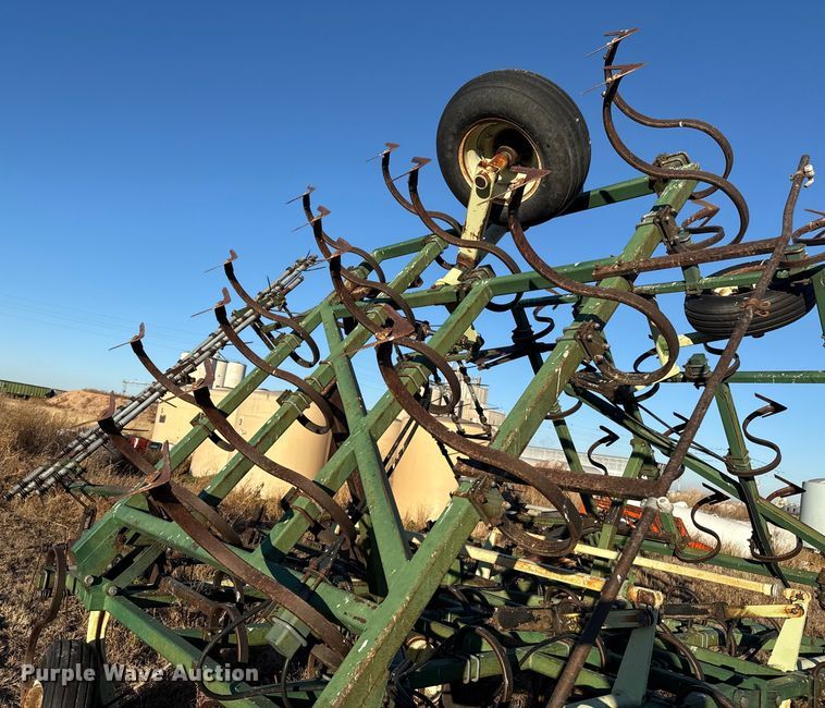 image for item EP2628 Flex King 3432 field cultivator