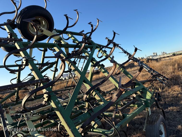 image for item EP2628 Flex King 3432 field cultivator