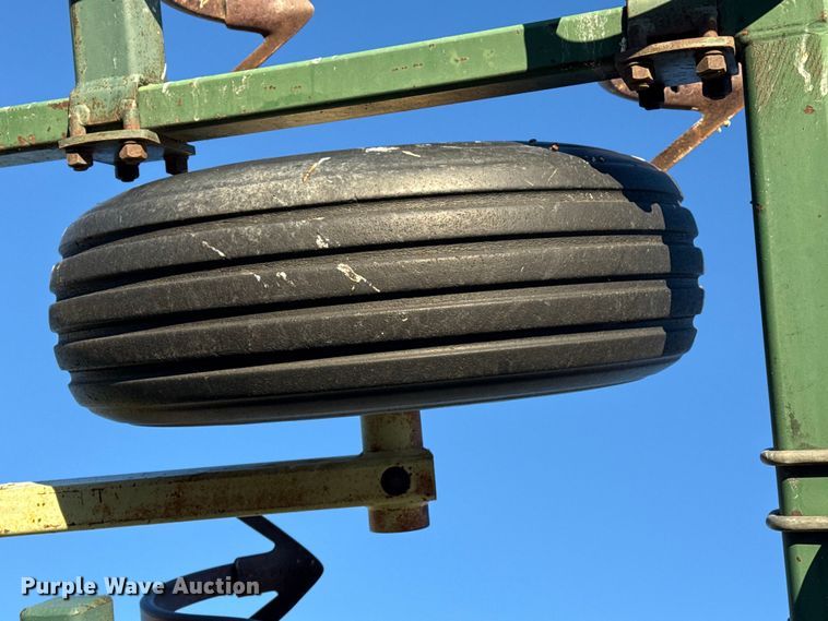 image for item EP2628 Flex King 3432 field cultivator