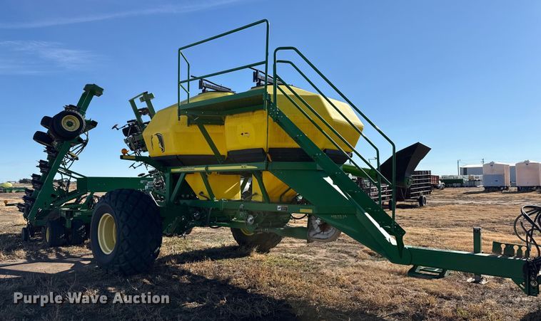 image for item EP2635 2008 John Deere 1890 air seeder