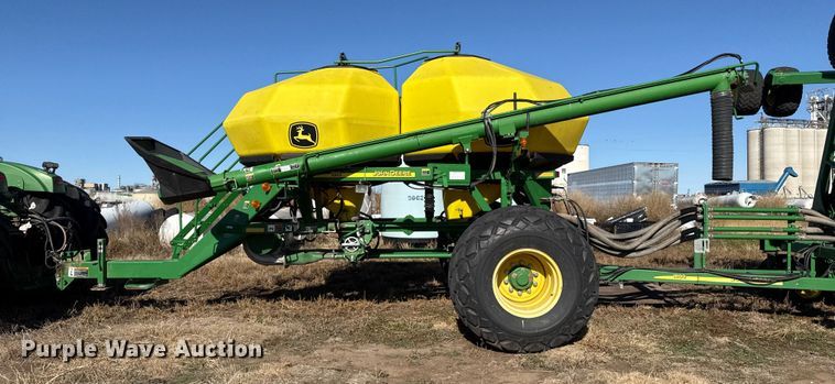 image for item EP2635 2008 John Deere 1890 air seeder
