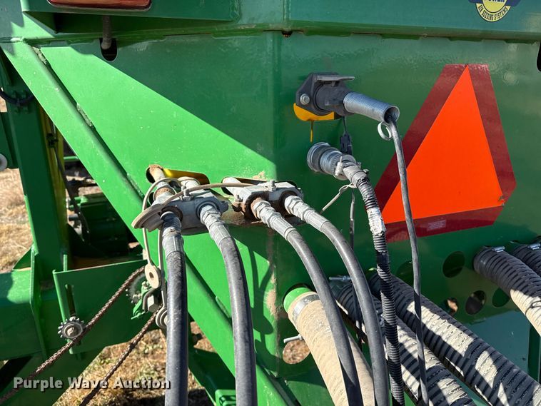 image for item EP2635 2008 John Deere 1890 air seeder