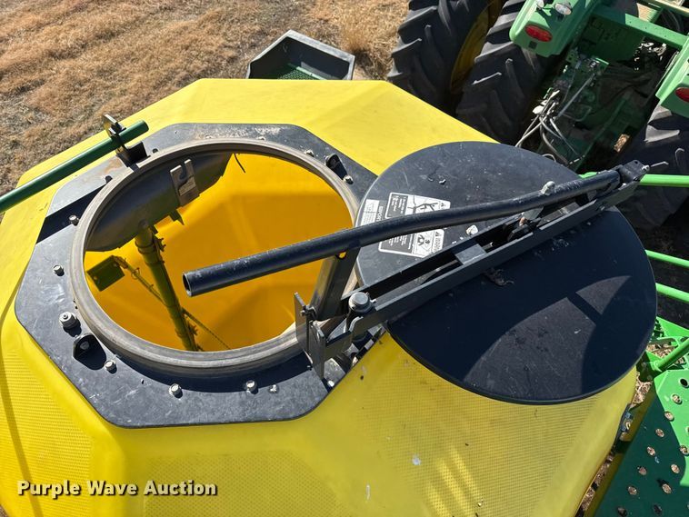 image for item EP2635 2008 John Deere 1890 air seeder