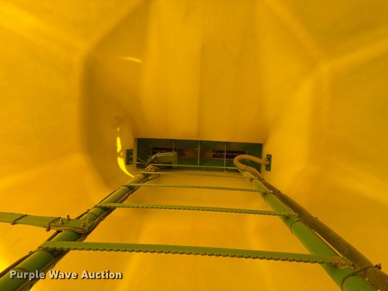 image for item EP2635 2008 John Deere 1890 air seeder