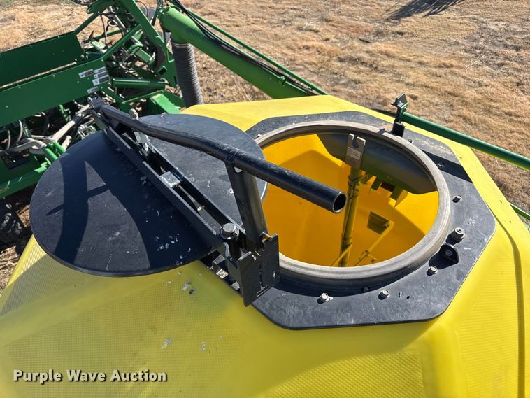 image for item EP2635 2008 John Deere 1890 air seeder