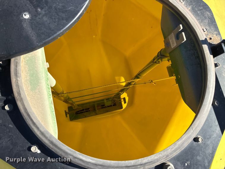 image for item EP2635 2008 John Deere 1890 air seeder