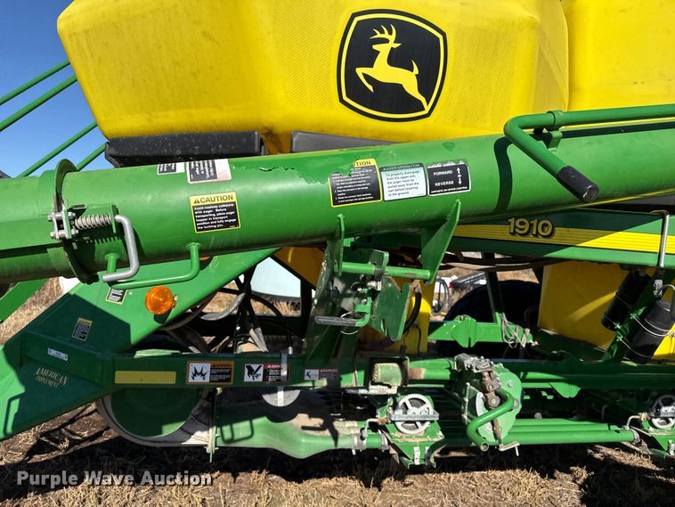 image for item EP2635 2008 John Deere 1890 air seeder