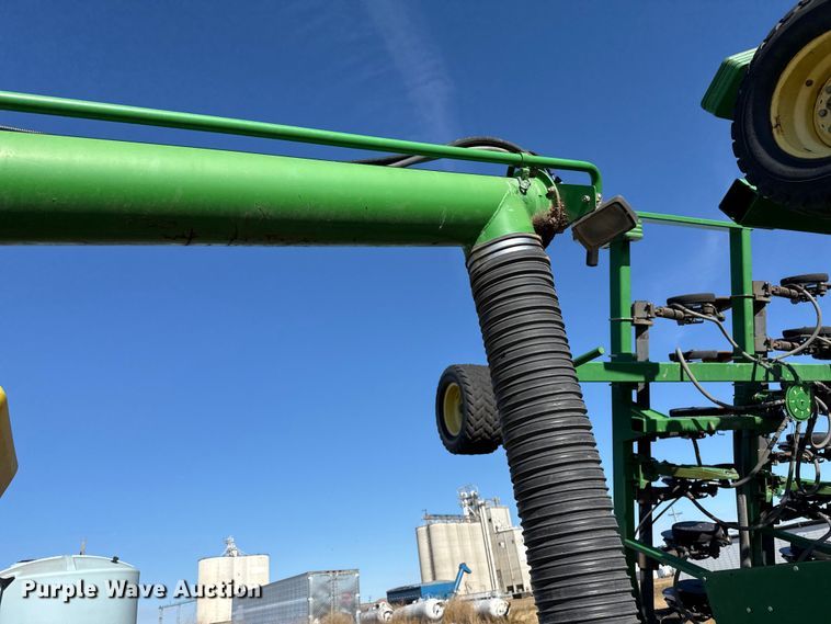 image for item EP2635 2008 John Deere 1890 air seeder