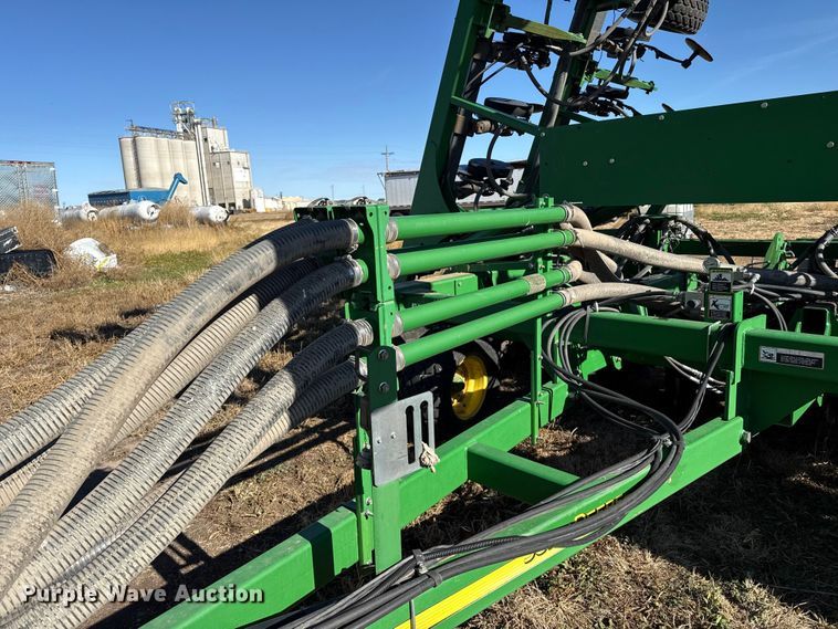 image for item EP2635 2008 John Deere 1890 air seeder