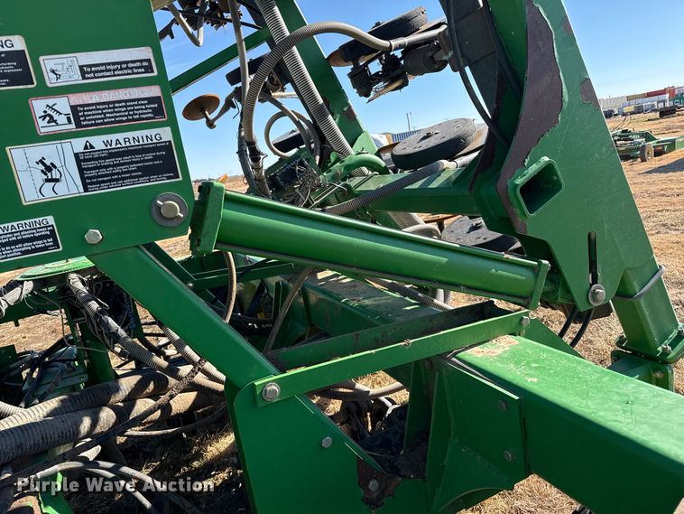 image for item EP2635 2008 John Deere 1890 air seeder