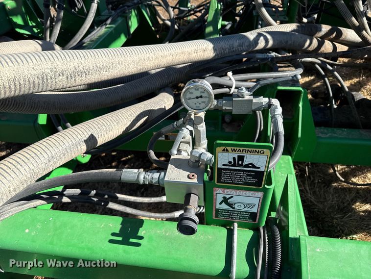 image for item EP2635 2008 John Deere 1890 air seeder