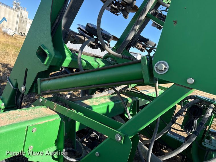 image for item EP2635 2008 John Deere 1890 air seeder