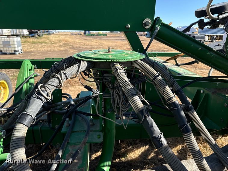 image for item EP2635 2008 John Deere 1890 air seeder