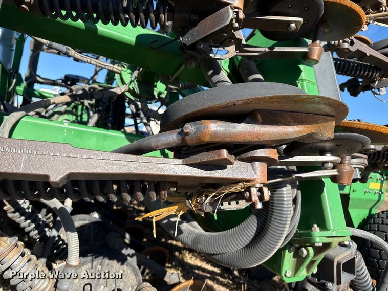 image for item EP2635 2008 John Deere 1890 air seeder