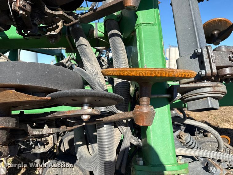 image for item EP2635 2008 John Deere 1890 air seeder