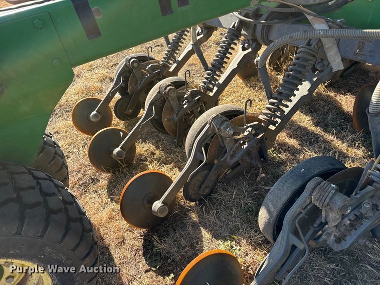 image for item EP2635 2008 John Deere 1890 air seeder