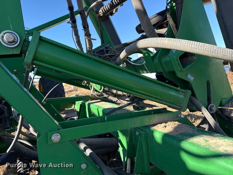 image for item EP2635 2008 John Deere 1890 air seeder