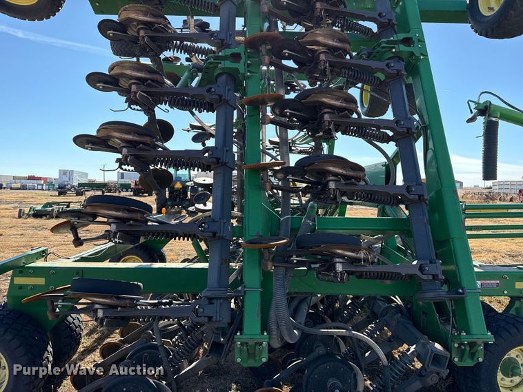 image for item EP2635 2008 John Deere 1890 air seeder