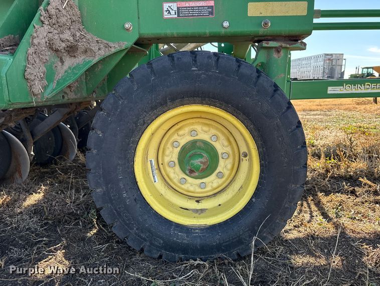 image for item EP2635 2008 John Deere 1890 air seeder