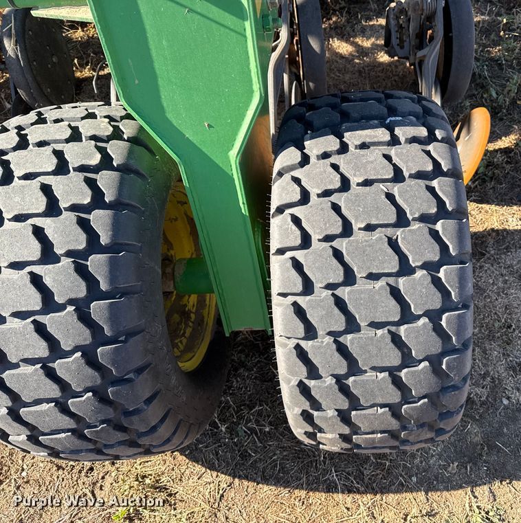 image for item EP2635 2008 John Deere 1890 air seeder