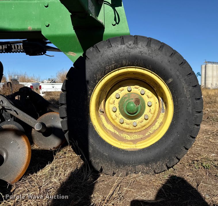 image for item EP2635 2008 John Deere 1890 air seeder