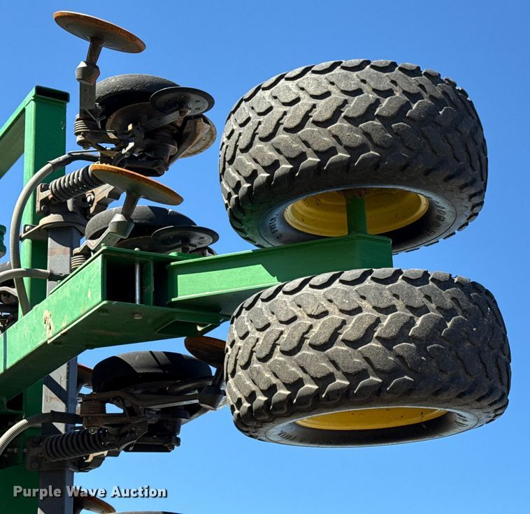 image for item EP2635 2008 John Deere 1890 air seeder