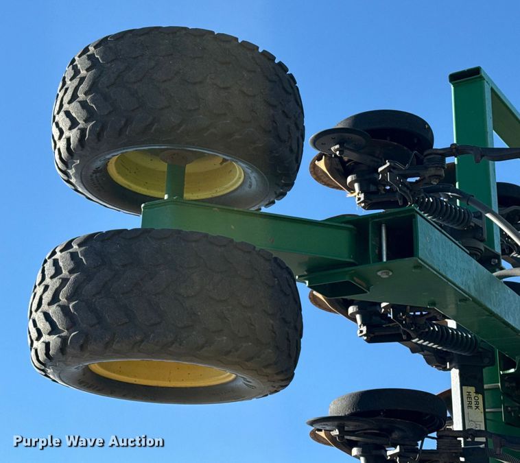 image for item EP2635 2008 John Deere 1890 air seeder