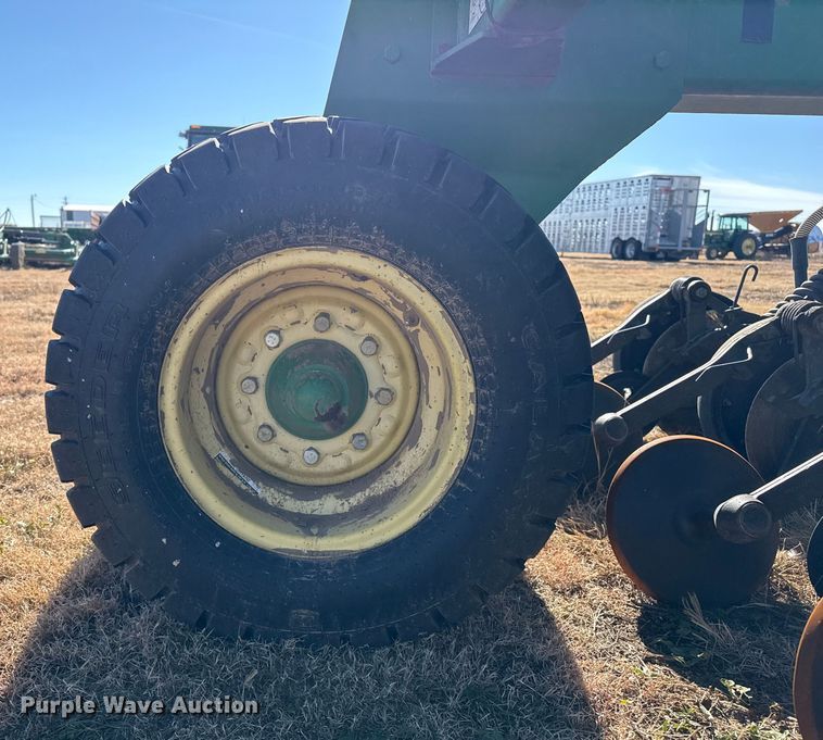 image for item EP2635 2008 John Deere 1890 air seeder