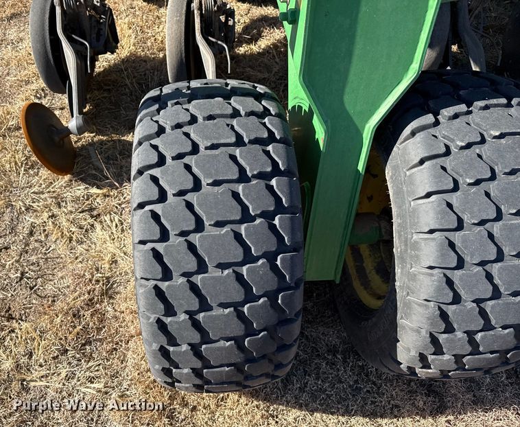 image for item EP2635 2008 John Deere 1890 air seeder