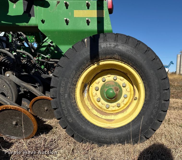 image for item EP2635 2008 John Deere 1890 air seeder