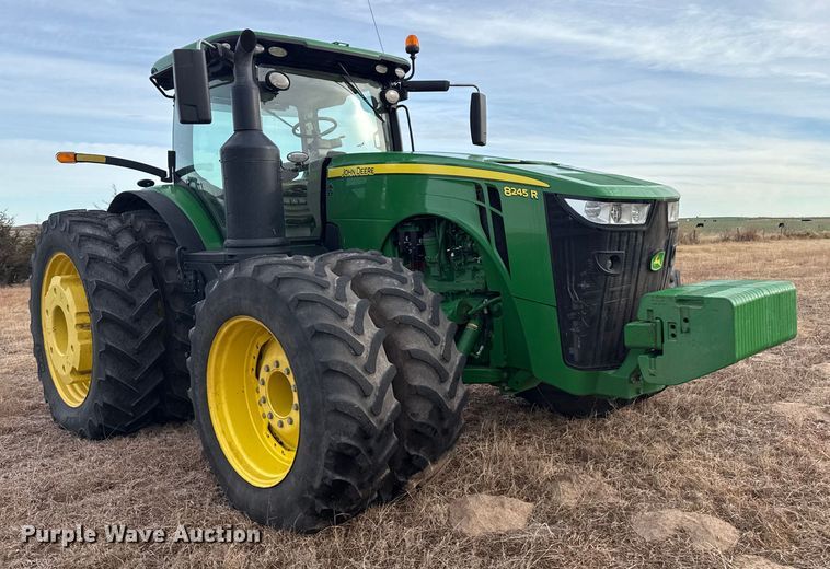 image for item EP2640 2019 John Deere 8245R MFWD tractor