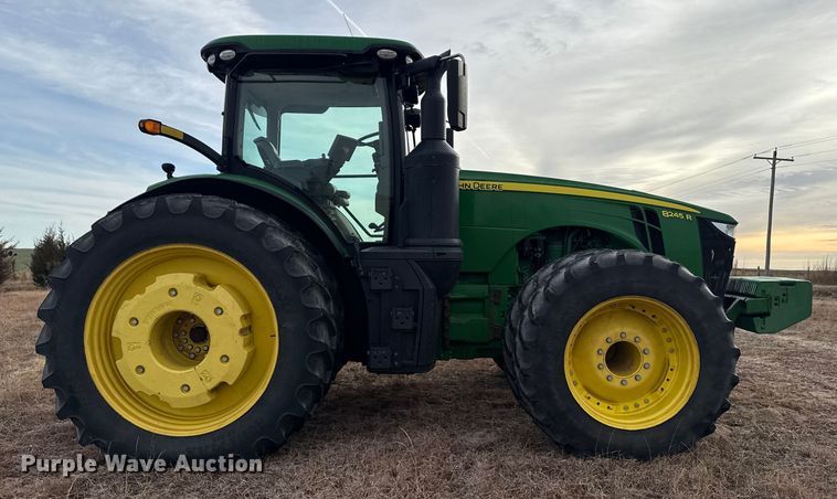 image for item EP2640 2019 John Deere 8245R MFWD tractor
