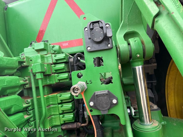 image for item EP2640 2019 John Deere 8245R MFWD tractor