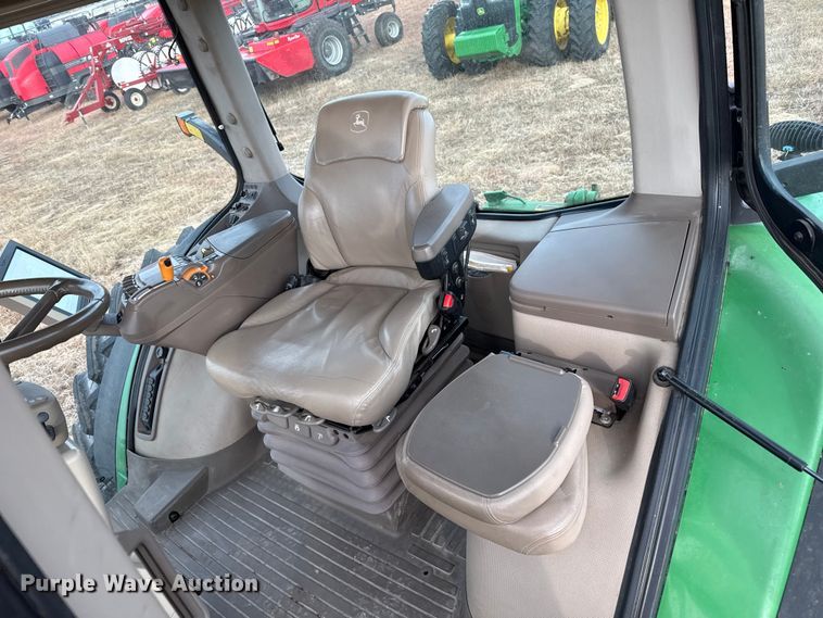 image for item EP2640 2019 John Deere 8245R MFWD tractor