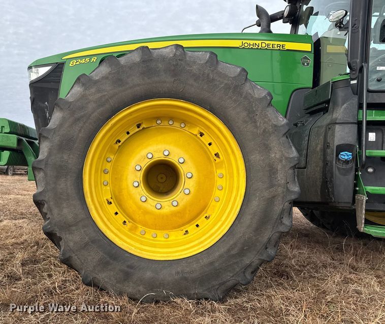 image for item EP2640 2019 John Deere 8245R MFWD tractor