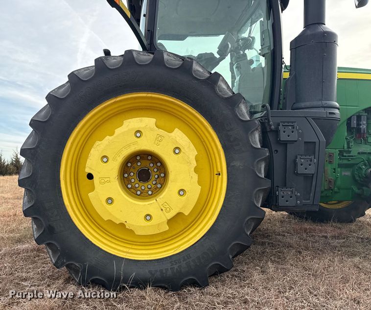 image for item EP2640 2019 John Deere 8245R MFWD tractor