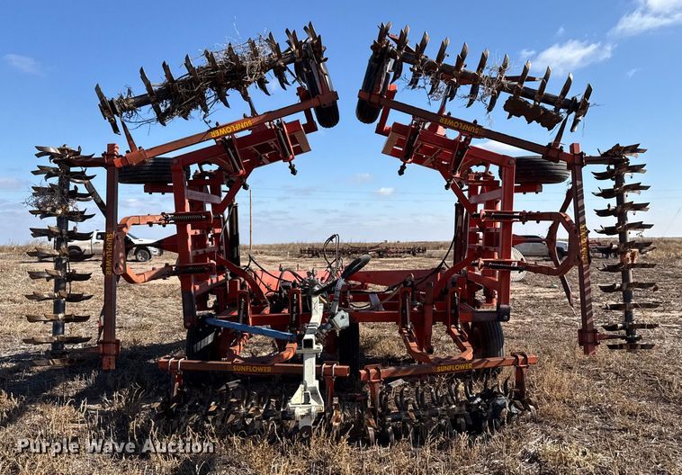 image for item EP2646 Sunflower sweep plow