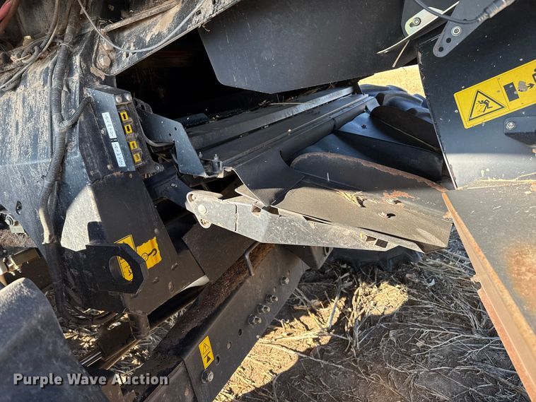 image for item EP2651 2017 Case IH 8240 combine