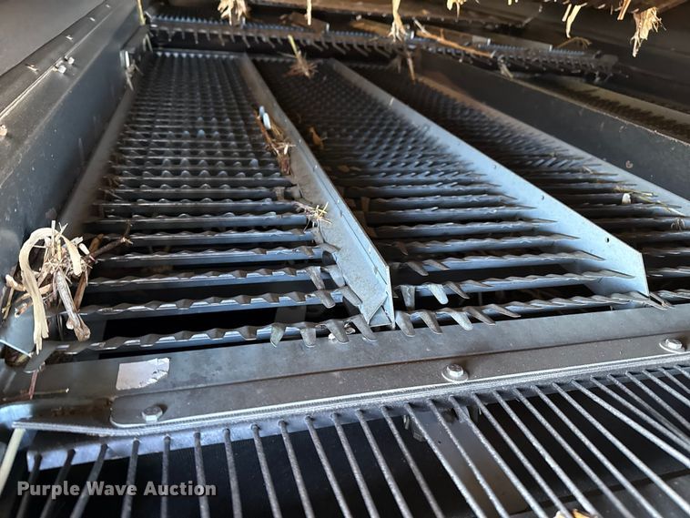 image for item EP2651 2017 Case IH 8240 combine