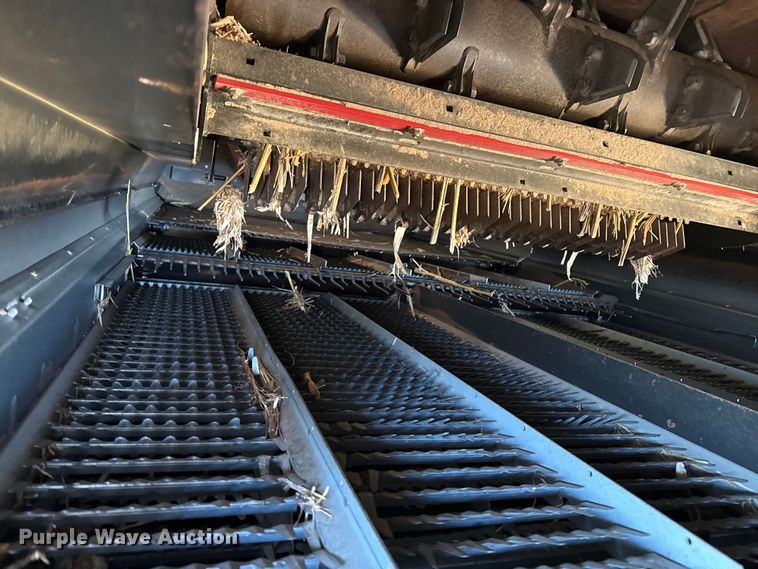 image for item EP2651 2017 Case IH 8240 combine