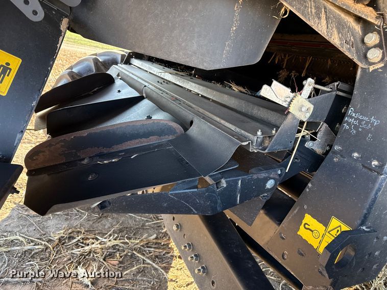 image for item EP2651 2017 Case IH 8240 combine