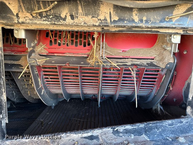 image for item EP2651 2017 Case IH 8240 combine