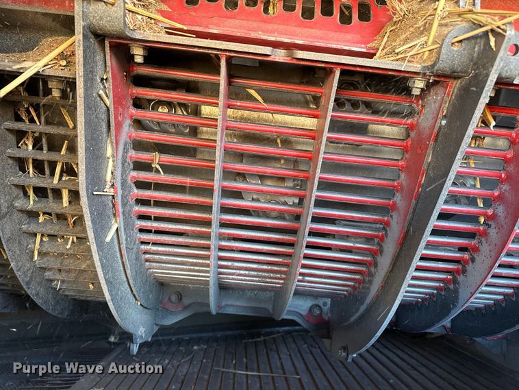 image for item EP2651 2017 Case IH 8240 combine