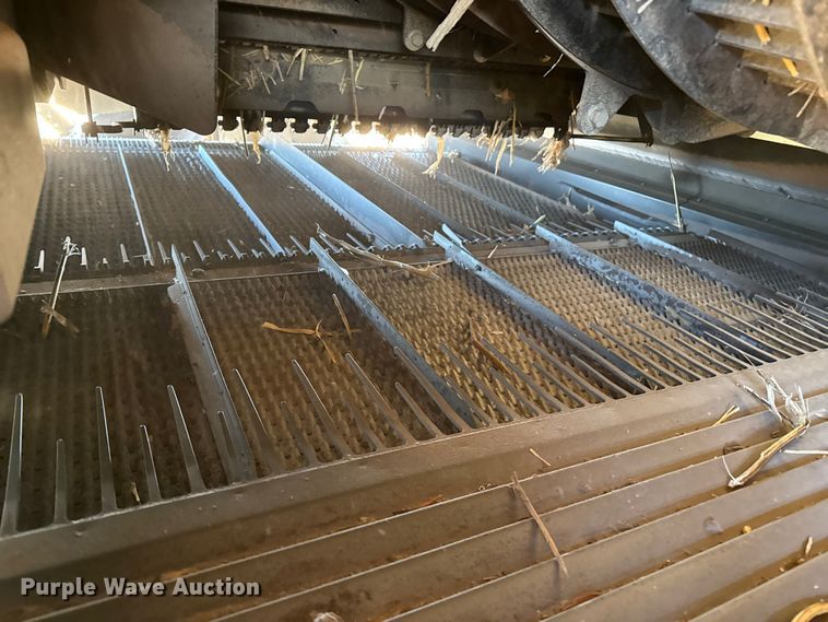 image for item EP2651 2017 Case IH 8240 combine