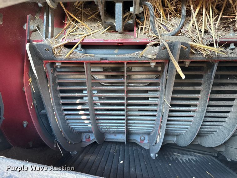 image for item EP2651 2017 Case IH 8240 combine