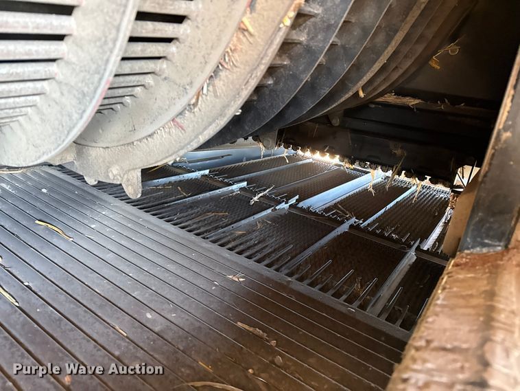 image for item EP2651 2017 Case IH 8240 combine